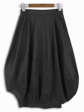 Black bubble midi skirt
